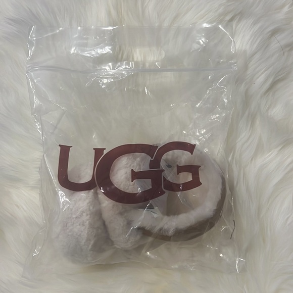 NWT - Ugg Shearling Embroidered Earmuff (Foldable) - Picture 5 of 5